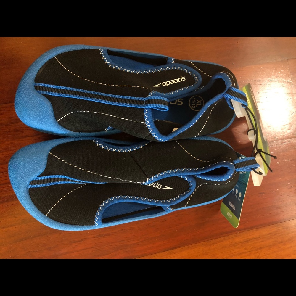 NWT Kids Speedo Water Shoes! 💧